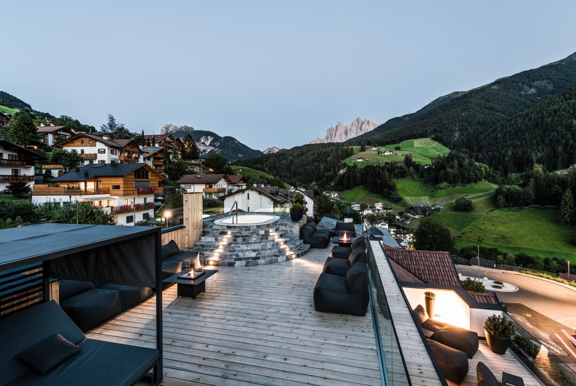 Viel Nois Guest House Funes  Kültér fotó